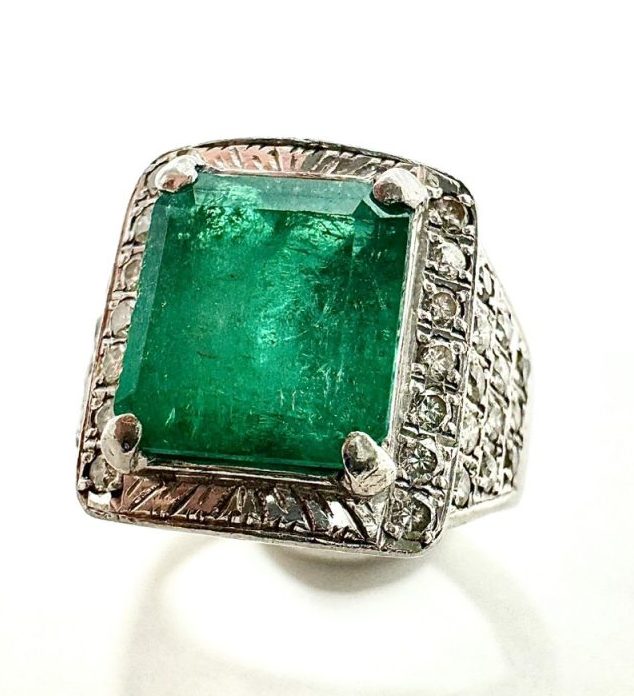 エメラルド 3.82ct　リング