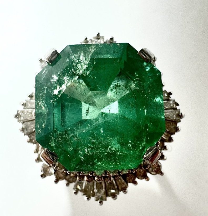 エメラルド　10.09ct　リング