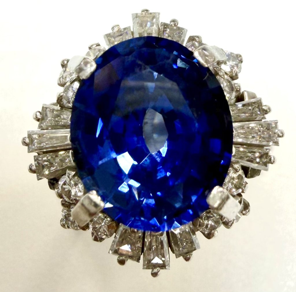 サファイア　12.57ct　リング