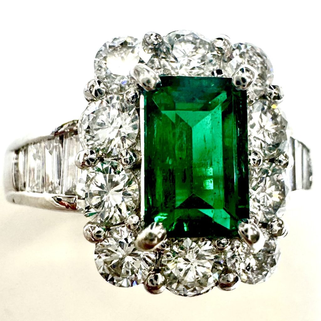 エメラルド　1.06ct　リング