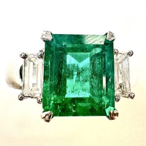 エメラルド　2.463ct　リング
