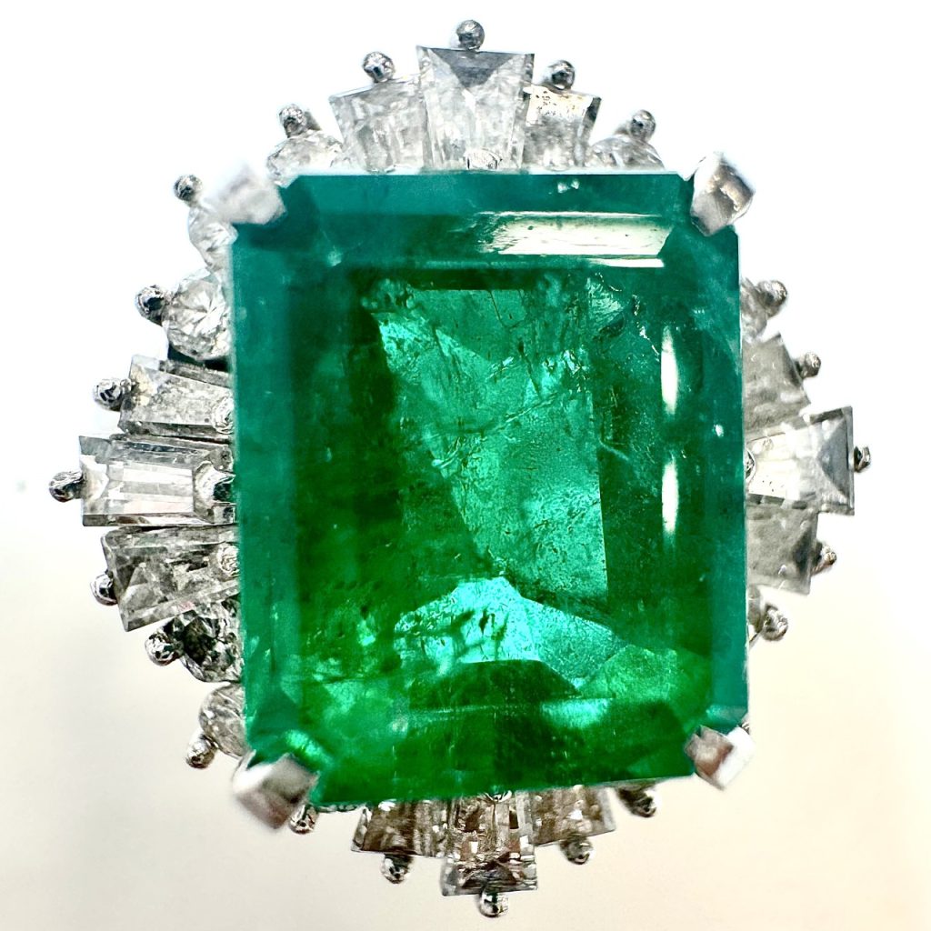 エメラルド　8.44ct　リング