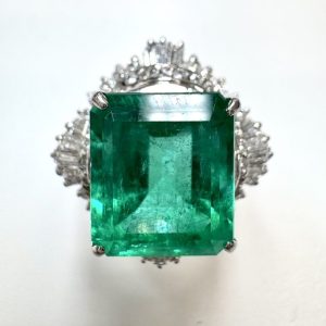 エメラルド　5.79ct　リング