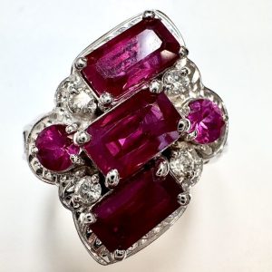 ルビー　3.74ct　リング