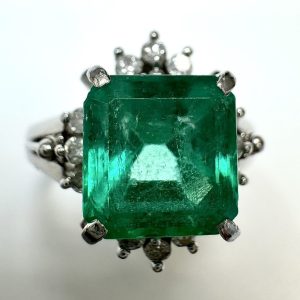 エメラルド　2ct　リング