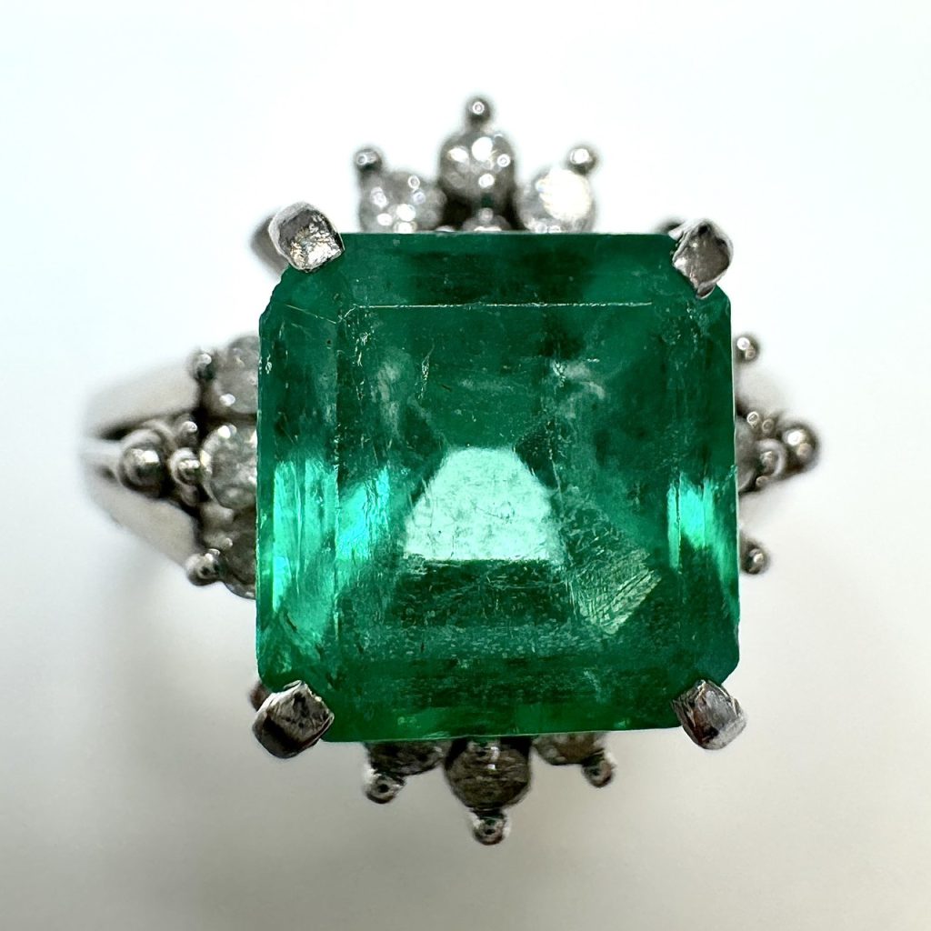 エメラルド　2ct　リング