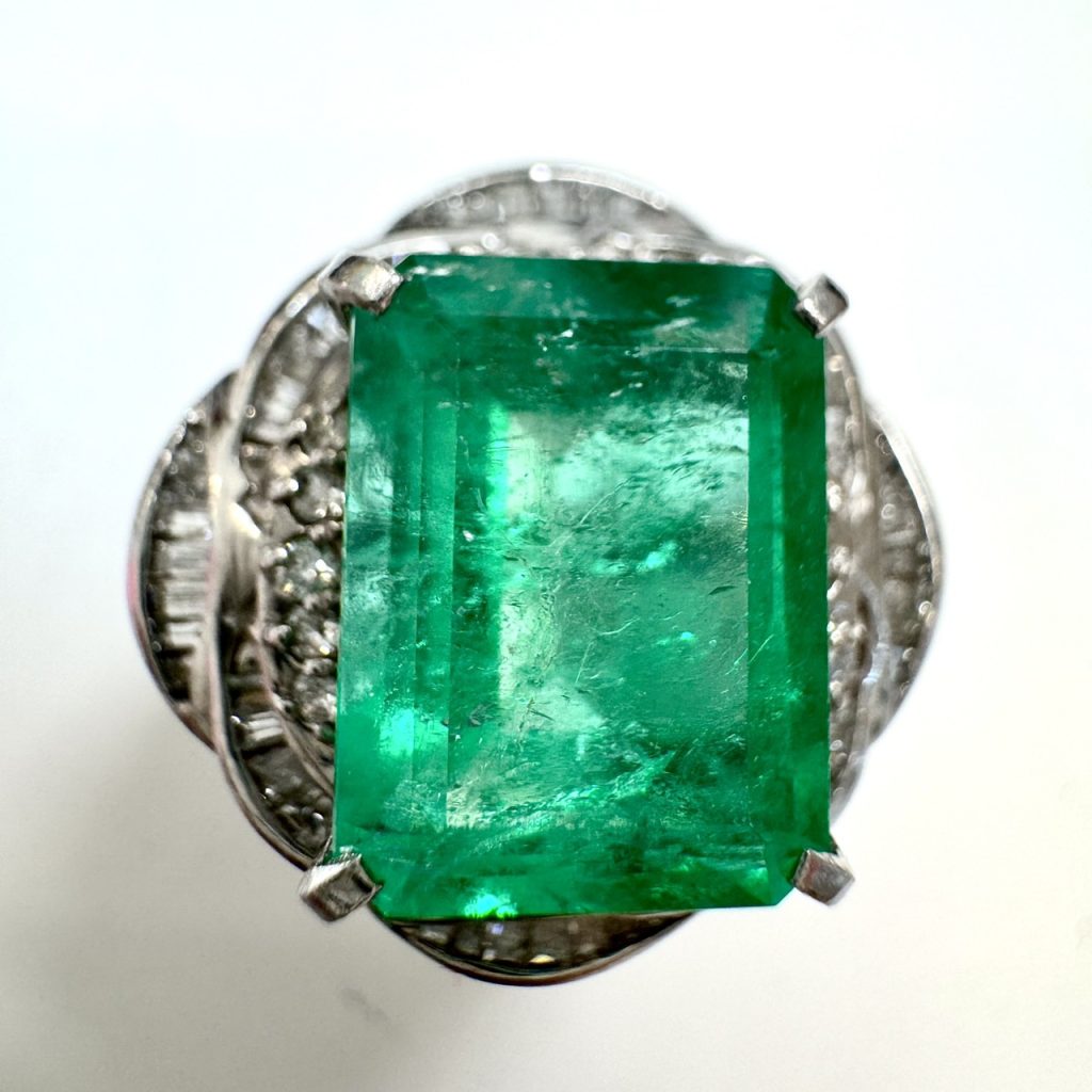 エメラルド　5.39ct　リング