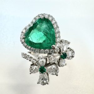 エメラルド　2.181ct　リング