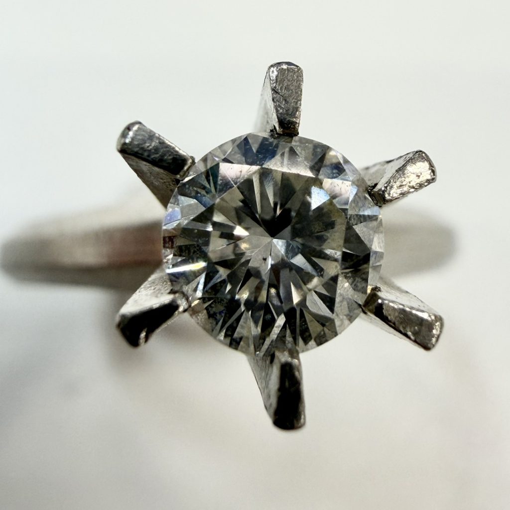 ダイヤ　0.42ct　リング