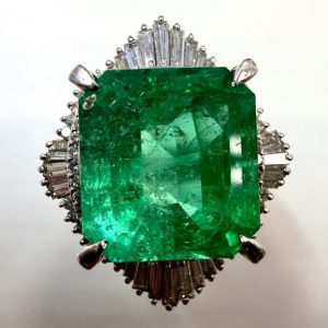 エメラルド　9.34ct　リング
