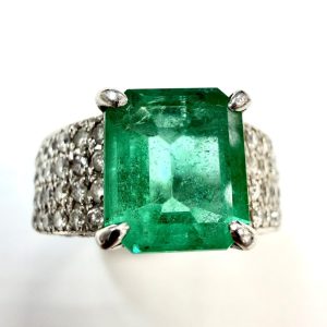 エメラルド　2.25ct　リング