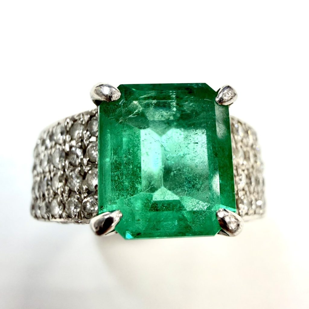 エメラルド　2.25ct　リング