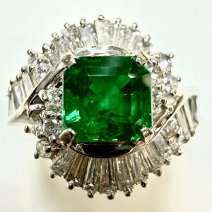 エメラルド　0.83ct　リング