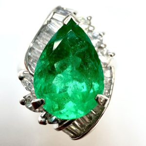 エメラルド　4.05ct　リング