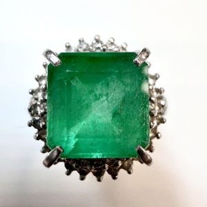 エメラルド　4.07ct　リング