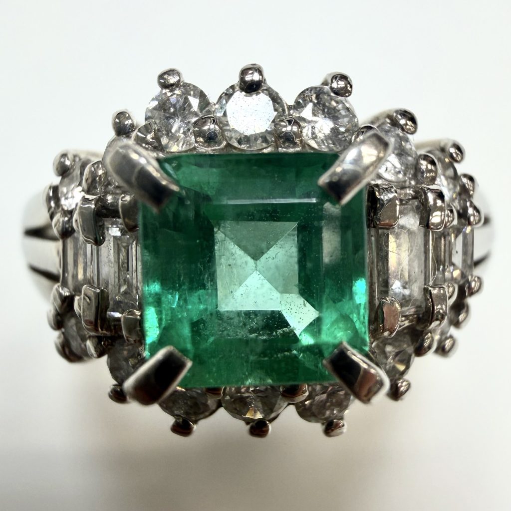 エメラルド　0.78ct　リング