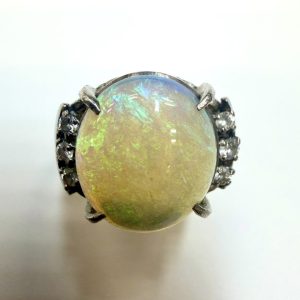 オパール　3.2ct　リング