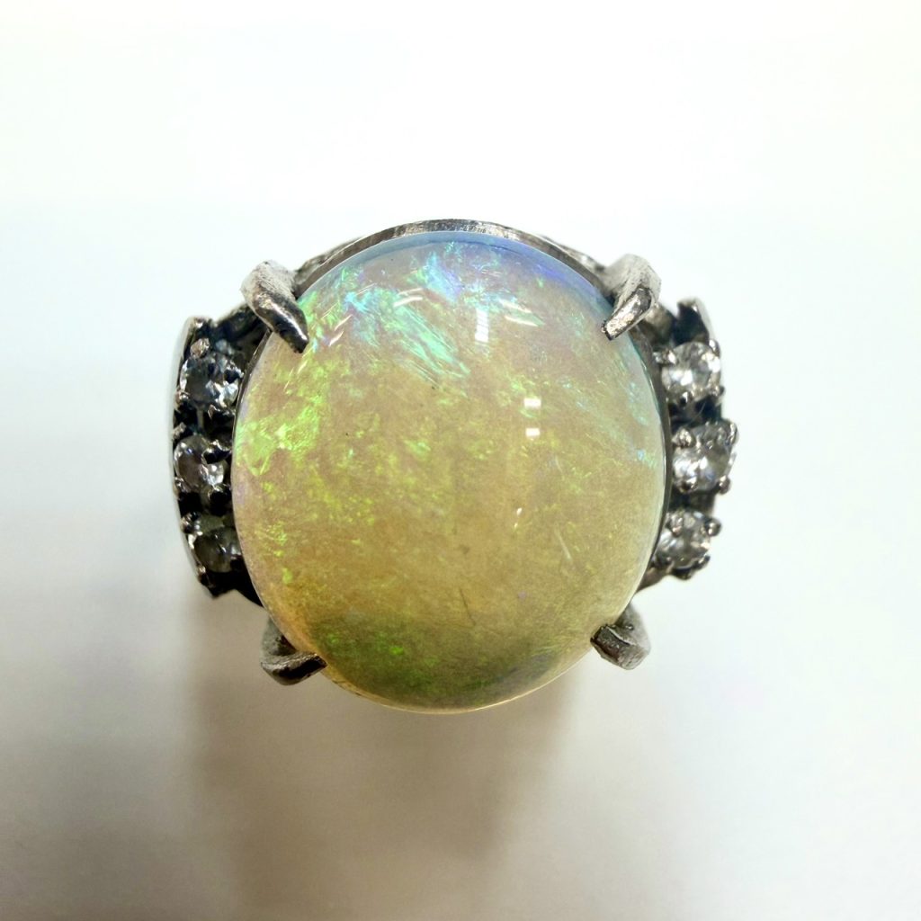 オパール　3.2ct　リング