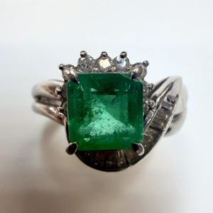 エメラルド　0.86ct　リング