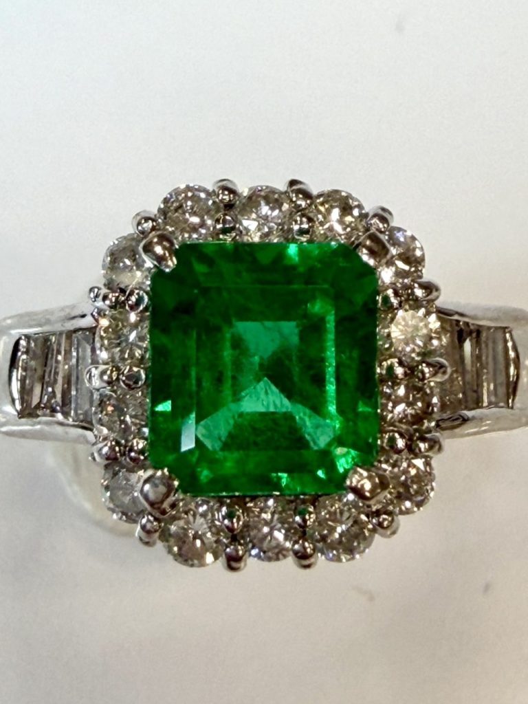 エメラルド　1.67ct　リング
