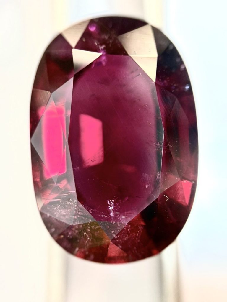 ルビー　3.24ct　ルース