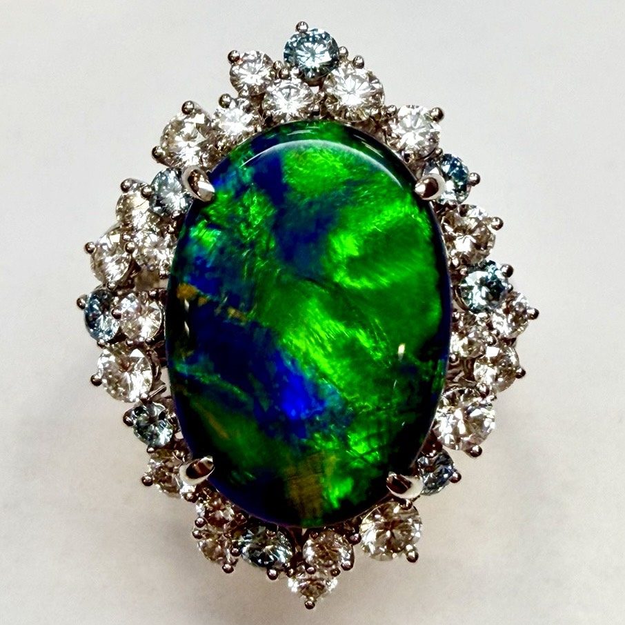 ブラックオパール　8ct　リング
